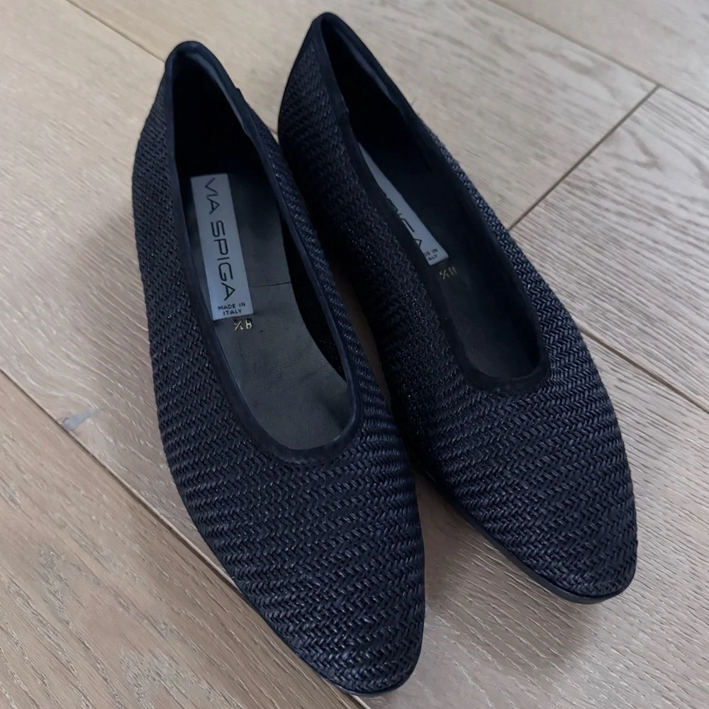 Via Spiga Textured Black Pointed Toe Flats 8.5